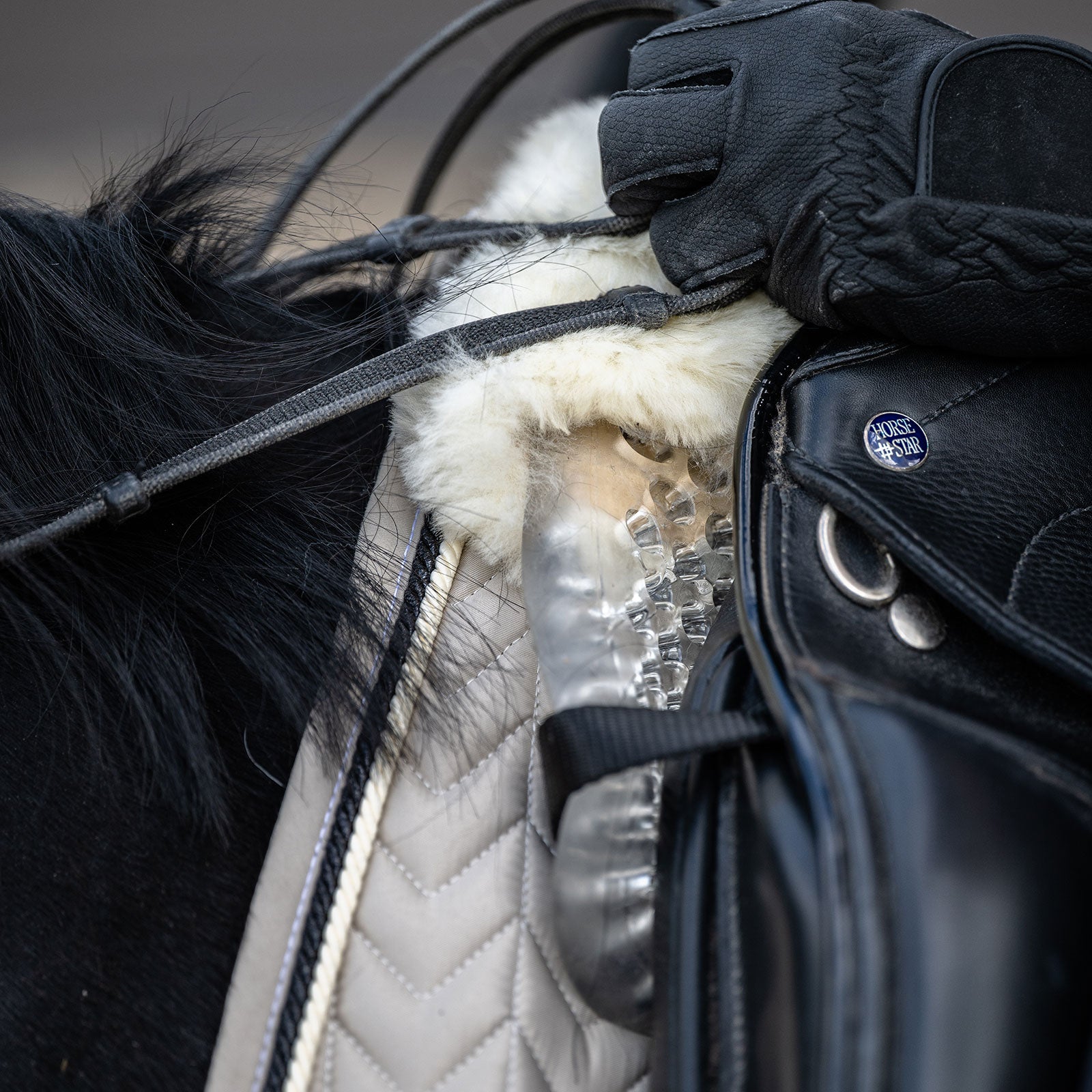 EQUEST Gel Pad Fur Light