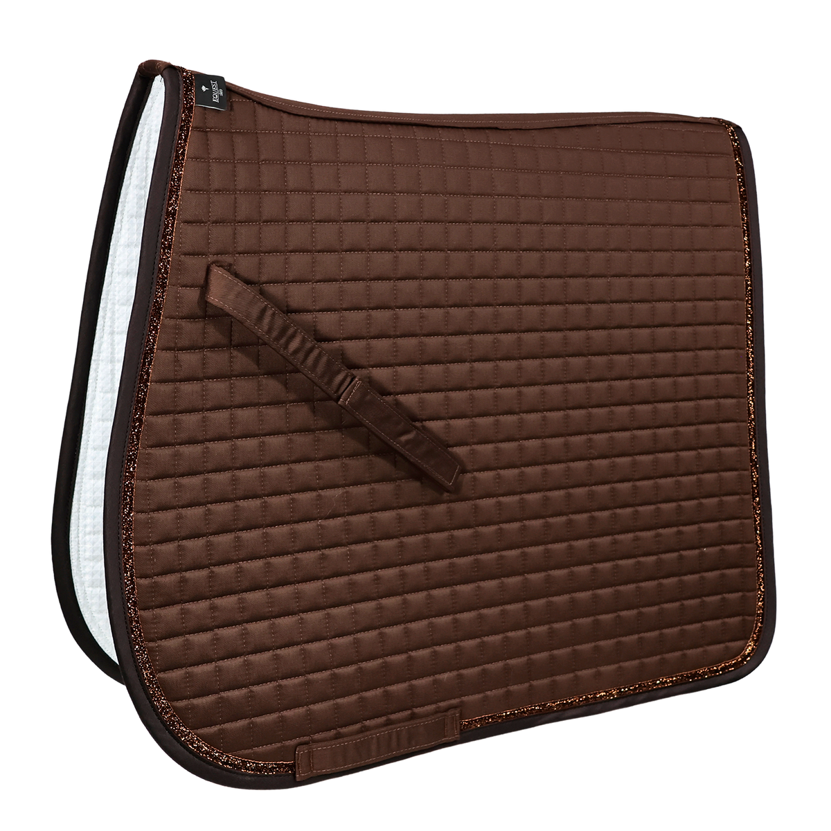 EQUEST Schabracke Essex in Mocha mit Glitzerband am Rand, fein gesteppt im Dressurschnitt, freigestellt