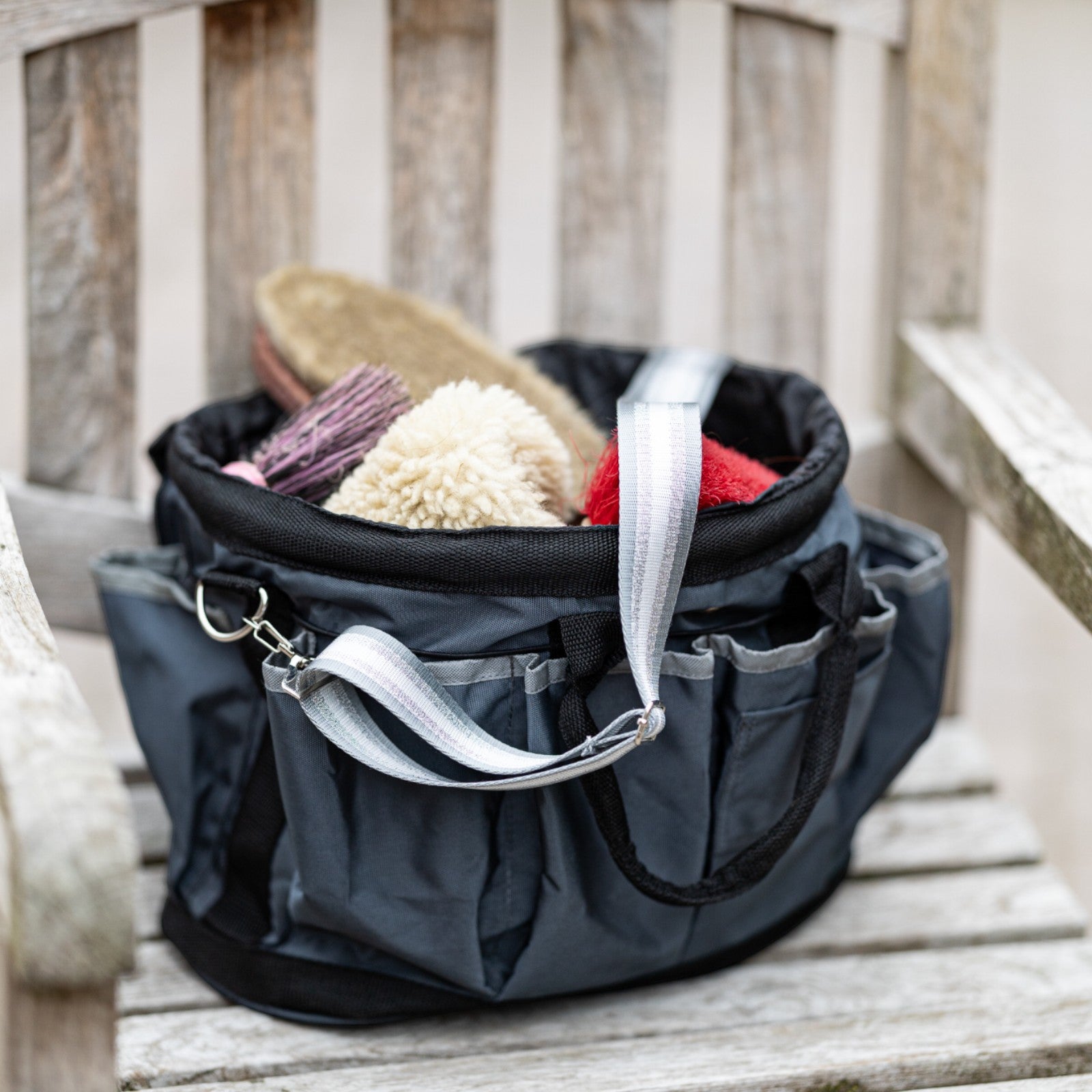 EQUEST Grooming Bag | Putztasche mit viel Stauraum