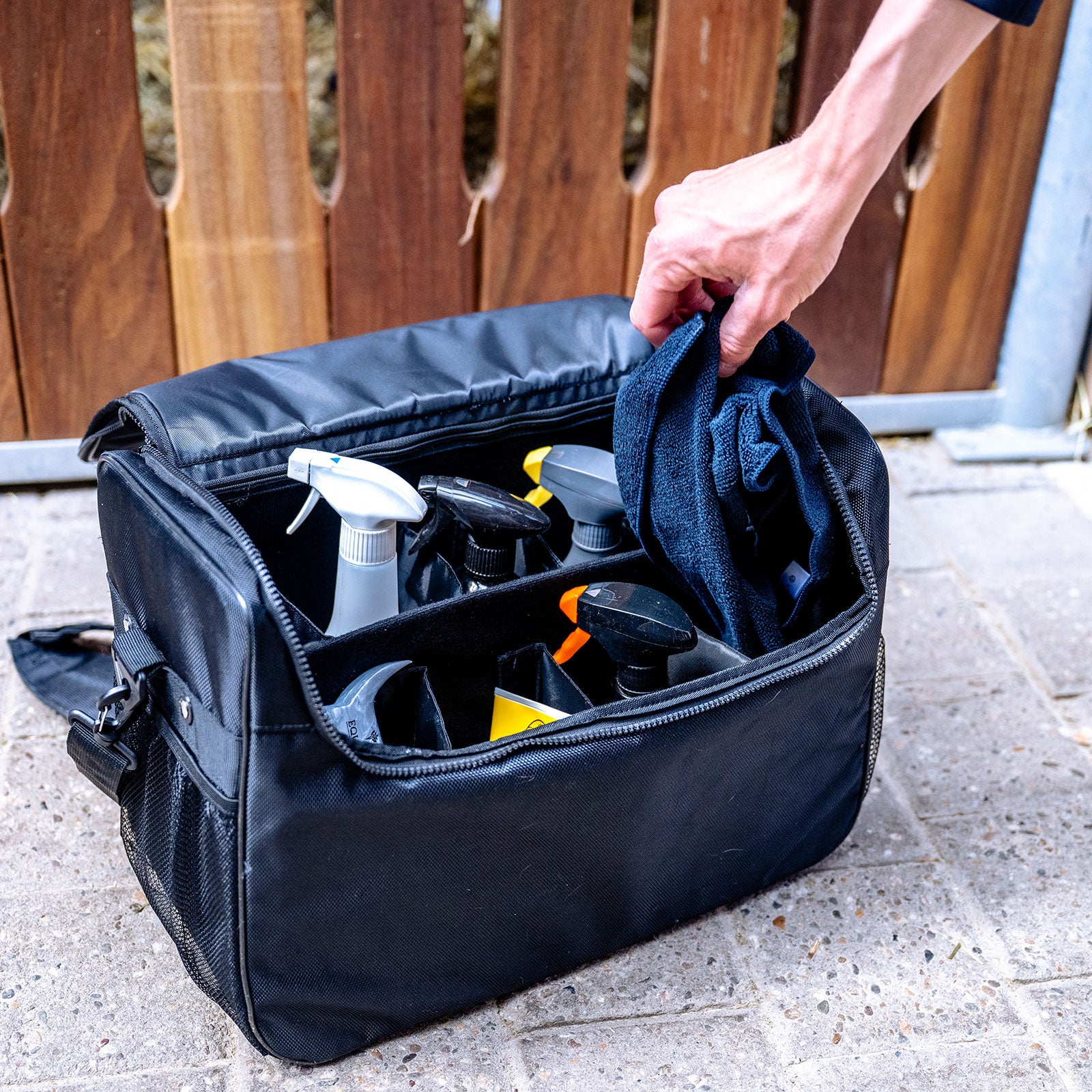 EQUEST Grooming Organizer | vielseitige Aufbewahrungstasche für Reitzubehör