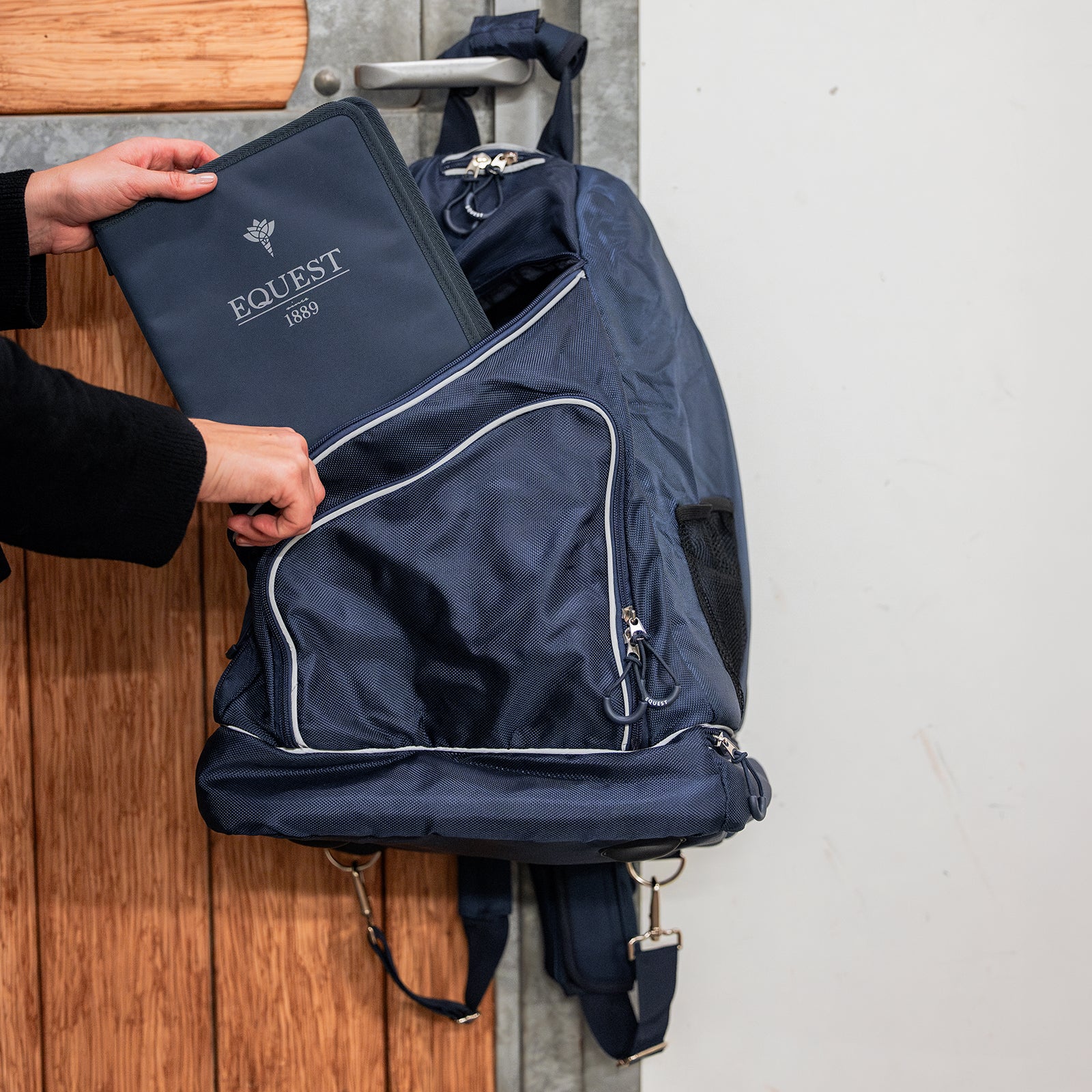 EQUEST Grooming Backpack | Robust and practical equestrian backpack