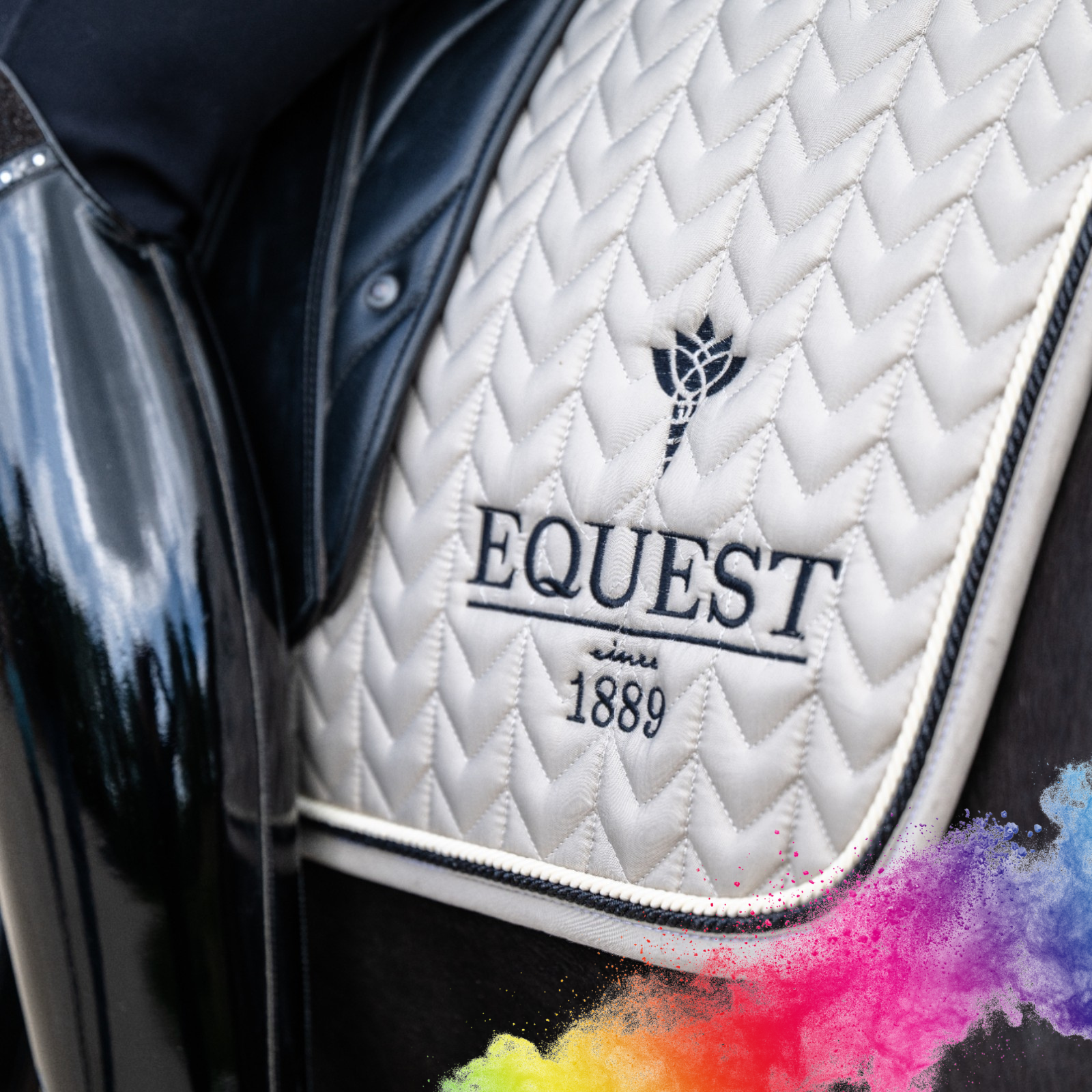 EQUEST Saddle Pad Macro Arrow